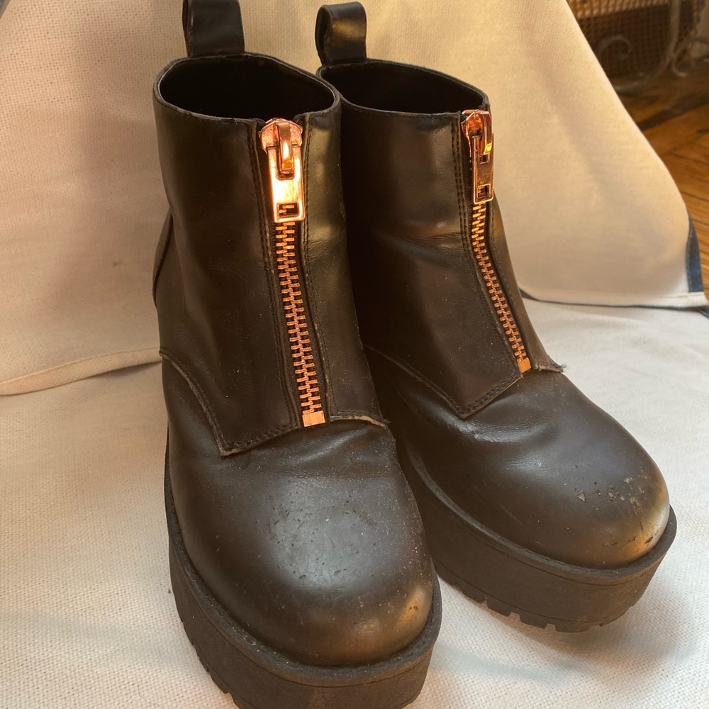 Black Chunky Platform Zippered Boots